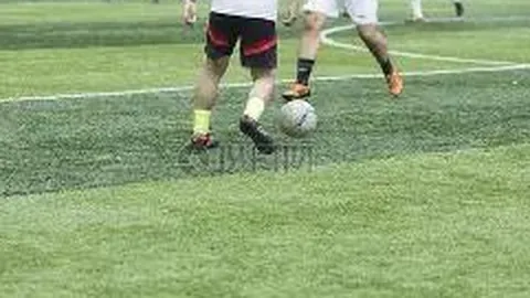 《中超联赛改革或迎新年新变局？专家朱艺直言：现实挑战重重，改革春风尚待时日》